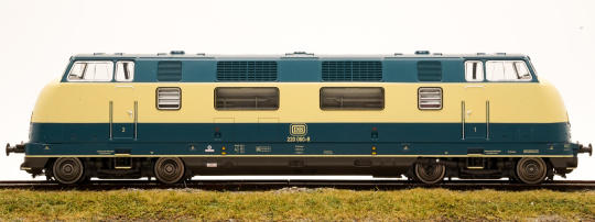 Piko 59704 – Mehrzweck-Diesellok BR 220 der DB 