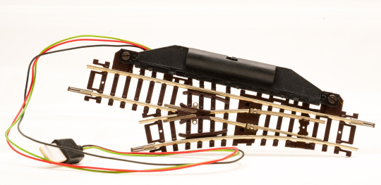 Fleischmann 22249 (N) – Elektrische Weiche 24°, links, ohne Schotterbett 