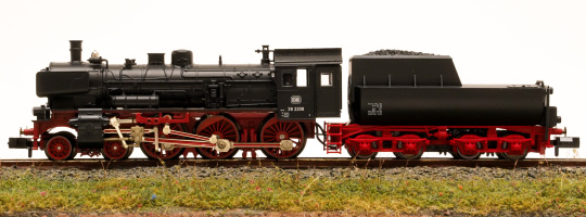 Fleischmann 7166 (N) – Schlepptender-Dampflok BR 38.10-40 (ex preuß. P8) der DB 