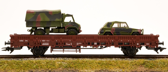 Märklin 46929 – Rungenwagen Kbs 443 der DB, eingesetzt zum Transport von Militärfahrzeugen 