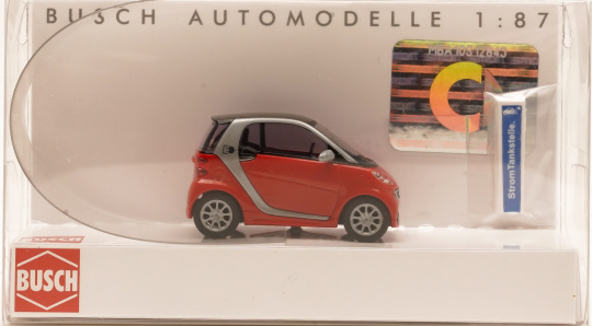 Busch 46226 (1:87) – Smart Fortwo Coupe Electric drive Rot  