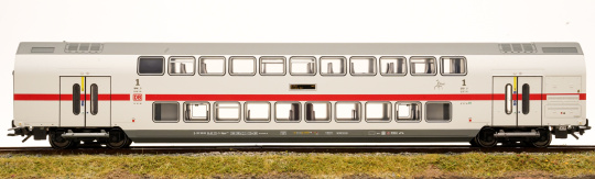 Märklin 43486 – 1. Klasse IC2 Doppelstock-Mittelwagen DApza 687.2 der DB AG, mit Innenbeleuchtung 