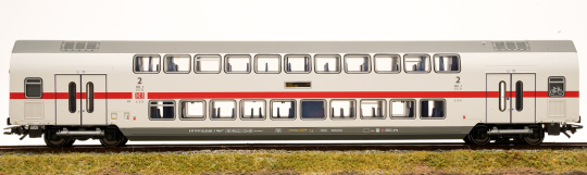 Märklin 43490 – 2. Klasse IC2 Doppelstock-Mittelwagen DBpza 687.2 der DB AG, mit Innenbeleuchtung 