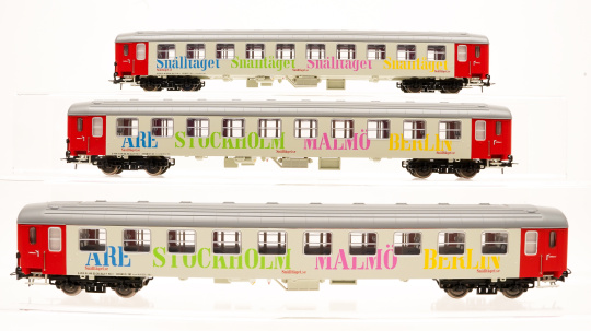 Heljan 60802 (AC) – 3-teiliges Liegewagen-Set -Berlin-Night-Express- der Privatbahn Snälltåget 