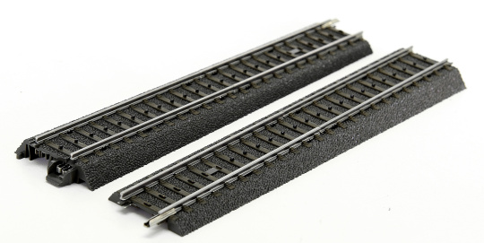 Märklin 24922 – 2 x Übergangs-C-Gleis zum K-Gleis Länge 180 mm 
