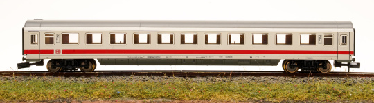 Fleischmann 861404 (N) – 2. Klasse IC/EC Abteilwagen Bvmsz 185.63 der DB AG 