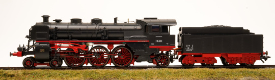Märklin 29857 – Schlepptender-Dampflok BR 18 der DB, digital (MM) & Sound, aus Startpackung 