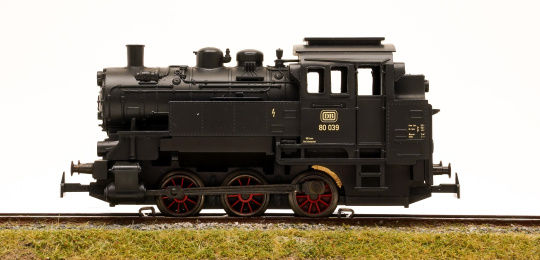Märklin 29144-1 – Tender-Dampflok BR 80 der DB, digital (MM), aus Packung 29144 