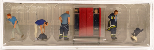 Preiser 10642 (1:87) – Feuerwehrmänner in moderner Bekleidung 