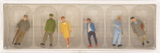 Preiser 10768 (1:87) – Polizist und Passanten 