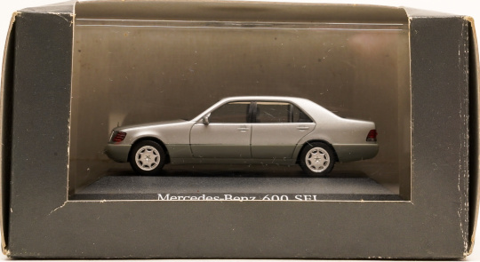 Herpa B66005604 (1:87) – Mercedes-Benz 600SEL (W140) brillantsilbermet. (mit Schiebedach) (Mercedes-Werbemodell) 