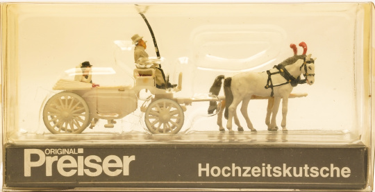 Preiser 451 (1:87) – Hochzeitskutsche offen mit Brautpaar 