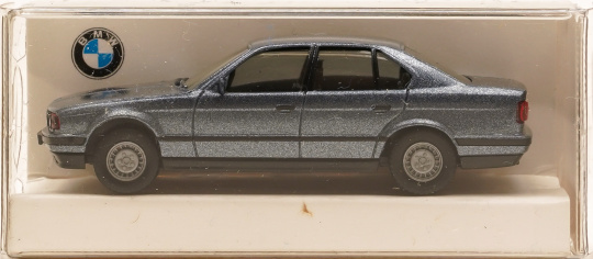 Herpa 9417216 (1:87) – BMW 535i (E34) schiefergraumet. (BMW-Werbemodell) 