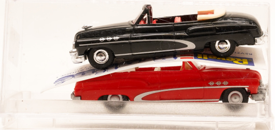 Revell-Praline 84702 (1:87) – Buick Cabrio offen rot/ schwarz 