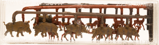 Merten 2414  (1:87) – Figuren-Set Wildschweine 
