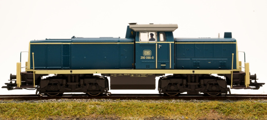 Märklin 39903 – Schwere Diesel-Rangierlok BR 290 der DB, digital (mfx+/DCC) & Sound & Telex 