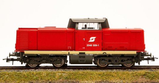 Roco 58561 (AC) – Mehrzweck-Diesellok Reihe 2048 (V100) der ÖBB, digital (DCC/MM) & Zimo Sound 