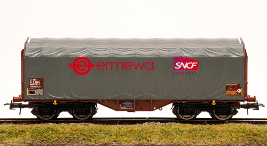 Roco 76450 (AC) – Schiebeplanenwagen Shimmns der ermewa, eingestellt bei der SNCF LOGISTICS 