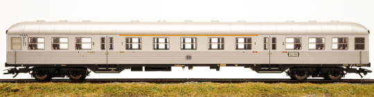 Märklin 43810 – 1/2. Klasse Nahverkehrswagen Silberling  AB4nb der DB 