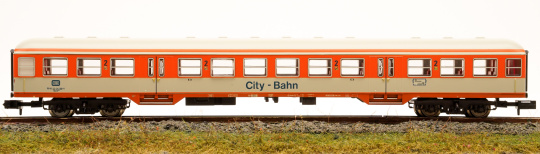 Minitrix 15475 – 2. Klasse City-Bahnwagen BDnrzf 784.1 der DB 