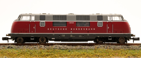 Minitrix 16224 – Diesellok BR V 200 der DB, digital (DCC/Sx) & Sound 