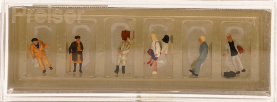 Preiser 79126 (N) – Fahrgäste stehend 