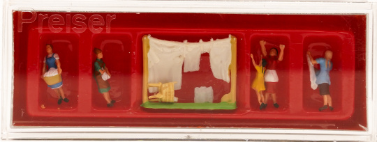 Preiser 79050 (N) – Wäscherinnen mit Wäscheleine und Körben 