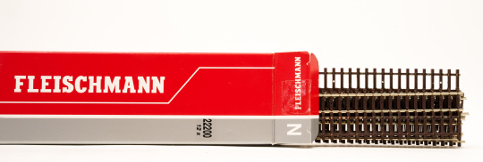 Fleischmann 22200 (N) – 12 x Flexibles Gleis, besonders flexibel, Länge 730 mm 