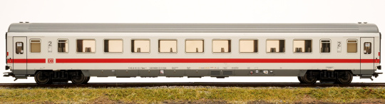 Märklin 43765 – 2. Klasse IC-Großraumwagen Bpmz 295.4 der DB AG, Innenbeleuchtung 