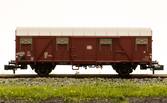 Liliput 260149-2 (N) – Gedeckter Güterwagen Gbs 245 der DB 