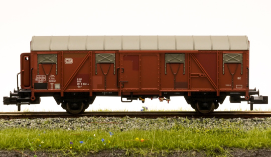Liliput 265030 (N) – Gedeckter Güterwagen Gbs 245 der DB 