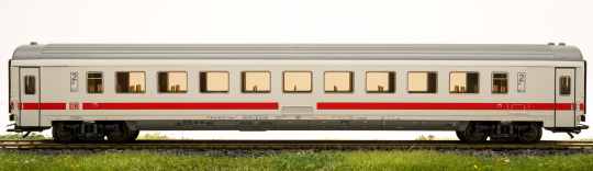 Märklin 42272 – 2. Klasse InterCity-Großraumwagen Bpmz 293.1 der DB AG 