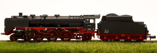 Minitrix 16032 – Dampflokomotive BR 03 der DB, digital (mfx/DCC) & Sound 