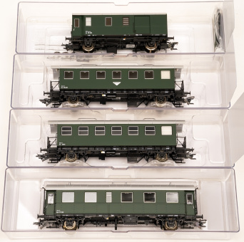 Roco 6200050 (AC) – 4-teilges Nebenbahnzug der ÖBB 
