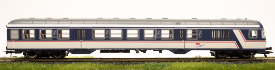 Piko 57677 – 2. Klasse Nahverkehrssteuerwagen n-Wagen Bnrdzf 463.0 der TRI 