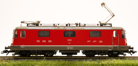 Trix 22585 – Elektrolok Re 4/4 II der SBB, digital (DCC) 