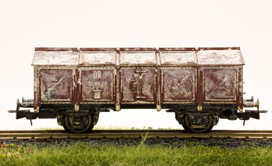 Roco 46754 (AC) – Klappedeckelwagen K der (D)DR, patiniert 