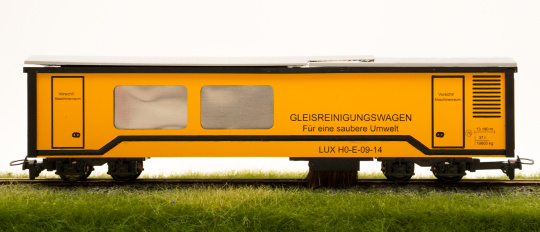 Lux-Modellbau 9785 (H0e) – Gleisstaubsaugerwagen mit SSF-09 Techik und Faulhabermotor, analog & digital (DCC) 