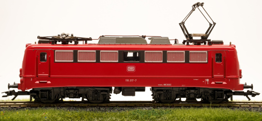 Märklin 3340 – Schnellzug-Elektrolok BR 110 der DB, digital (MM) 