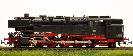 Märklin 3709 – Tenderdampflok BR 85 der DB, digital  (MM) & Telex-Kupplungen 