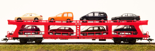Märklin 42341 – Reisezug-Autotransportwagen DDm 915 der DB AG 