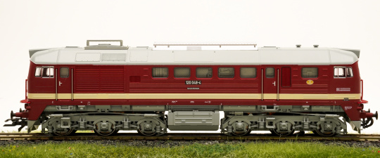 Roco 69393 (AC) – Diesellokomotive BR 120 der (D)DR, digital (MM/DCC) & Sound  