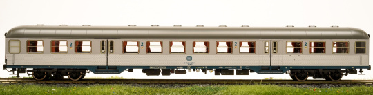 ESU 36484 – 2. Klasse Nahverkehrswagen n-Wagen Bnrzb725.2 der DB, digital (MM/DCC) & Innenbeleuchtung 