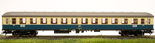 Märklin 43921 – 2. Klasse Schnellzug Abteilwagen Büm 234 der DB 