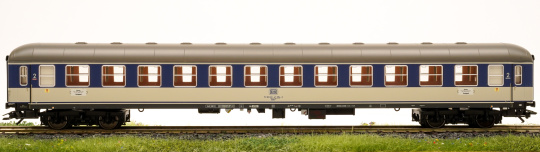 Märklin 43928 – 2. Klasse Schnellzug-Abteilwagen Büm 234 der DB 