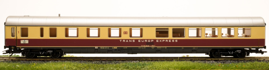 Trix 23477-03 – TEE-Barwagen ARDümh 105 -Roland- der DB 