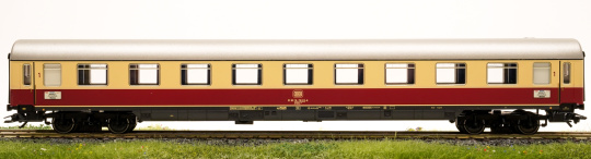 Trix 23425 – 1. Klasse TEE-Abteilwagen Avümz 111 -Rheinpfeil- der DB, Zugschlussbeleuchtung 