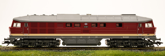 Trix 22071 – Mehrzweck-Diesellok BR 132 Ludmilla der (D)DR, digital (DCC, Sx) 