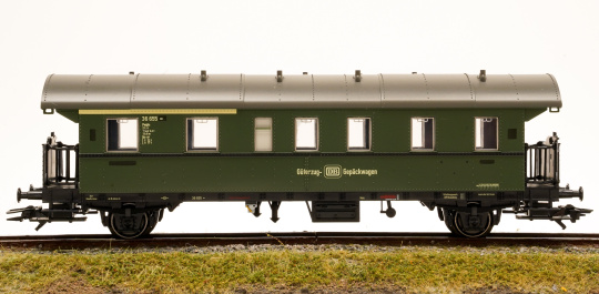Märklin 48175 – Behelfs-Gepäckwagen Pwghs der DB 