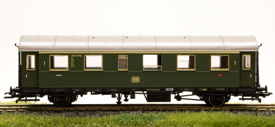 Roco 44212 (AC) – 1. Klasse Donnerbüchse Aie der DB 
